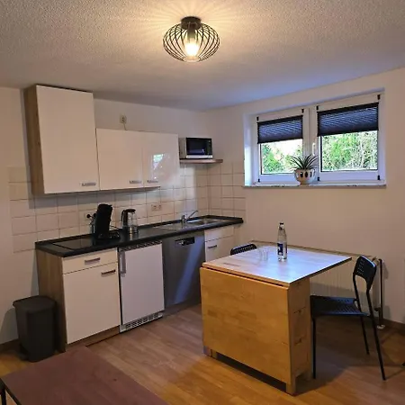 Kleine Souterrainwohnung In Loehne-bad Oeynhausen Apartament *