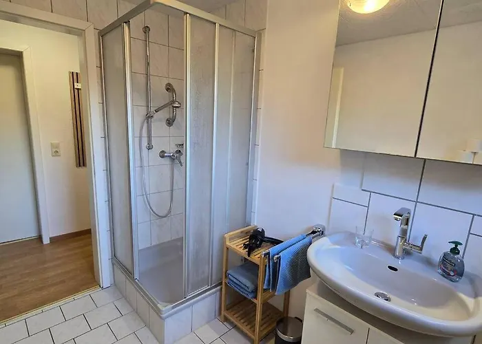 Lägenhet Kleine Souterrainwohnung In Loehne-bad Oeynhausen *